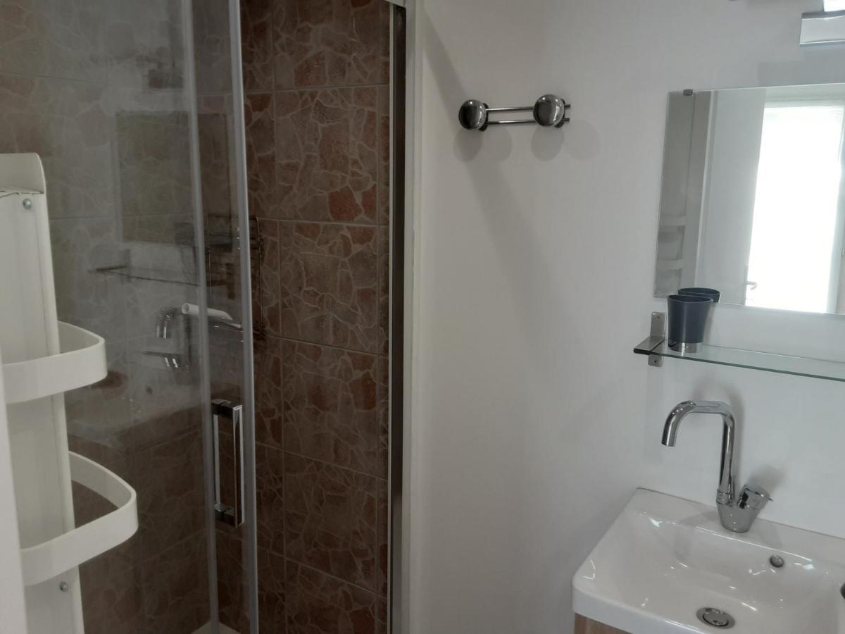 Apartamento Le Chemin De Bruniele Aubres Exterior foto